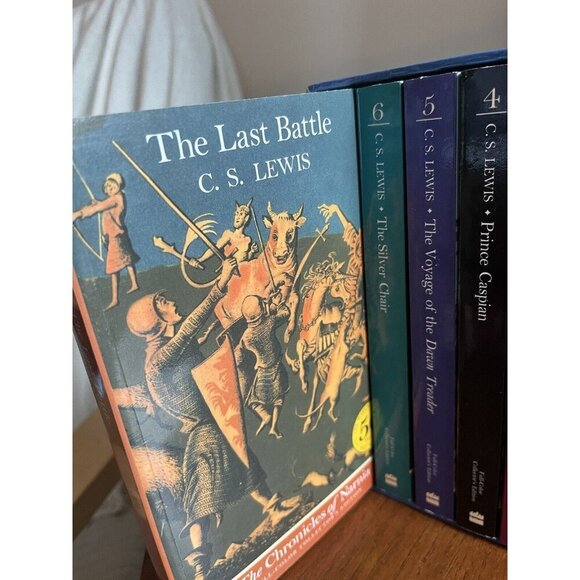 Chronicles of Narnia Set.: The Chronicles of Narnia Full-Color Paperback 7-Book - Picture 16 of 16